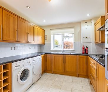 Available unfurnished now - Photo 6