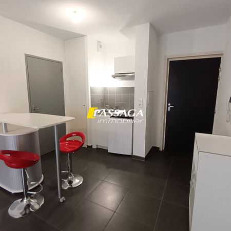 Location Appartement 1 pièce 37m² - Photo 4