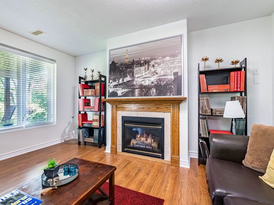 For Lease - 678 Salzburg Drive, Waterloo, Ontario - Photo 1