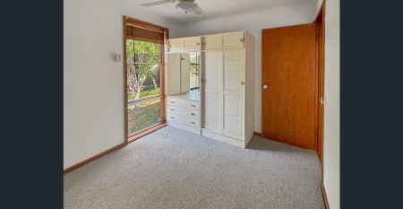 Beautifully Refreshed 4-Bedroom Home Close to Everything - Photo 4