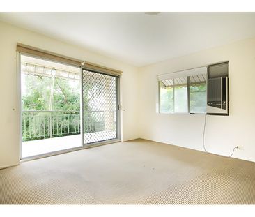 3/65 Raby Road, Coorparoo, Qld 4151 - Photo 2