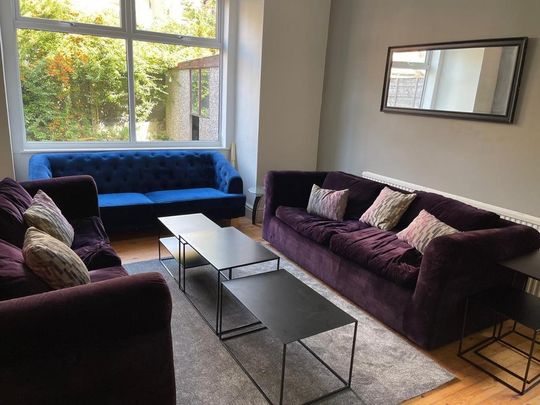 8 bedroom house to rent - Photo 1