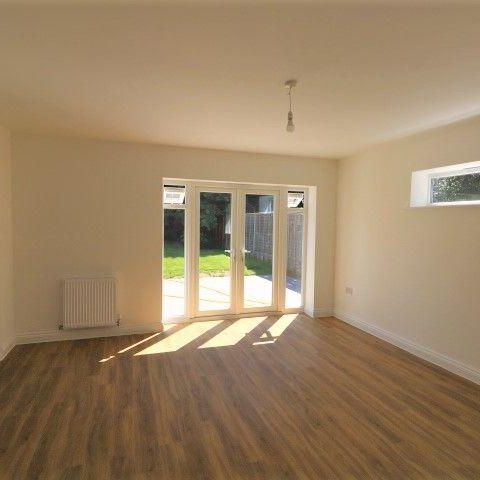 4 bedroom detached house to rent - Photo 1