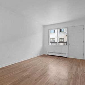 1 CH - 1 SDB - Montréal - $1,075 /mo - Photo 2