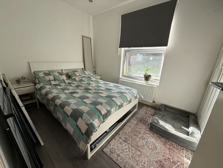 1 Bed Flat, Blenheim Gardens, SM6 - Photo 2