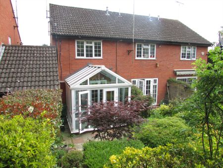 Price £2,100 pcm - Available 27/10/2025 - Unfurnished - Photo 5