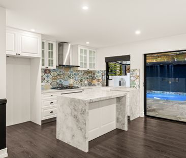 Luxury Penthouse in Greenslopes, Pool Maintenance Included - Photo 3