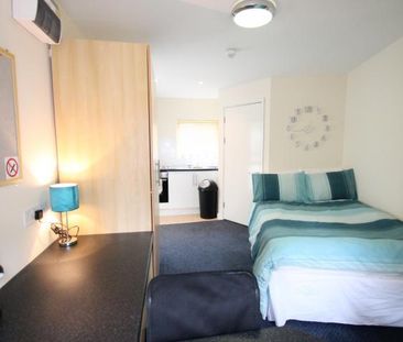 Studio to rent - Photo 2