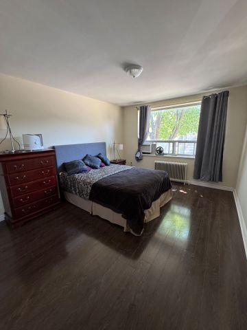 For Lease - 10-105 Twenty Fifth Street, Toronto, Ontario - Photo 4