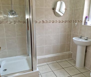 1 bedroom in a house share to rent - Photo 4