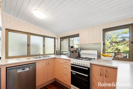 Perfect for Families - Dual Living Potential in Prime Location - Photo 4