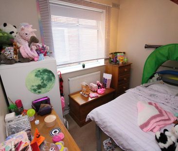 2 bedroom maisonette to rent - Photo 2