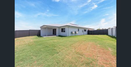 Luxury Brand New Living - Coral Cove - Photo 4