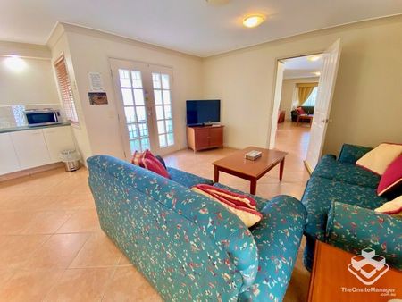 Spacious, Fully Furnished 3 Bedroom Villa Within Gated Community - Photo 2