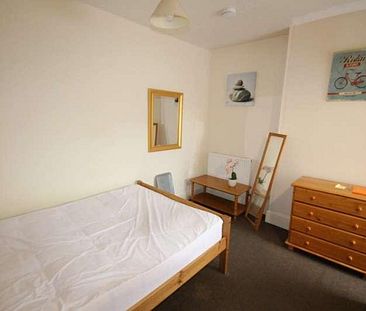 Calais Road Room, Burton Upon Trent, Staffordshire, DE13 - Photo 1