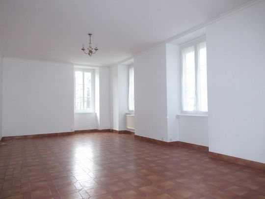 Location Maison 4 pièces 114m² LA FERTE MACE 61600 - Photo 1