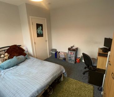 Starkey Crescent, Melrosegate - P10469 - Photo 5