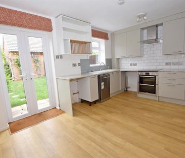 3 bedroom end of terrace house to rent - Photo 1