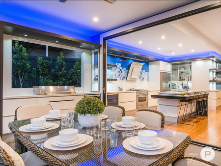 27 Glanosmond Avenue, Camp Hill QLD 4152 - House For Rent | Domain - Photo 5