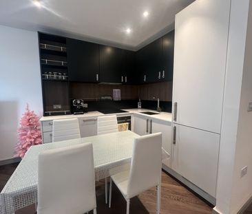 Eden Grove, Staines, Surrey, TW18 - Photo 2