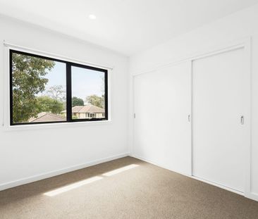 Setting new standards in modern lux living. - Photo 4