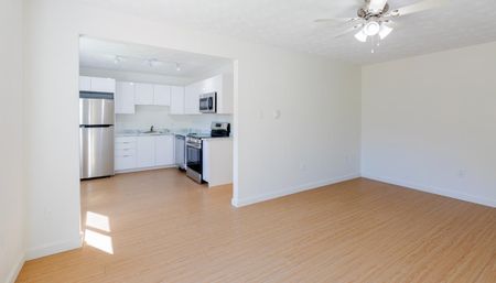 Cedar Glen Apartments - Photo 5