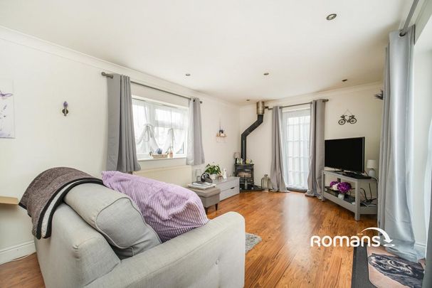 4 bedroom semi-detached house to rent - Photo 1