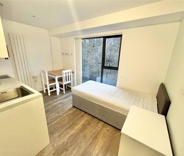 Studio to rent - Photo 2