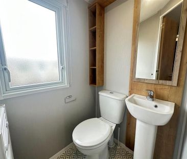 2 bedroom property to rent - Photo 1