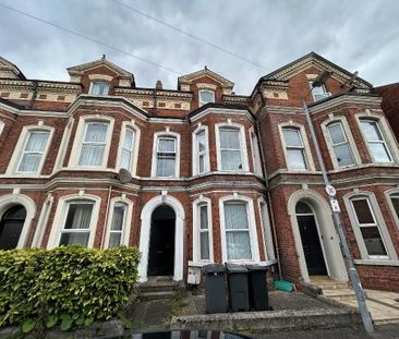 Flat 1, 5 Ashley Avenue, Belfast, BT9 7BT - Photo 1