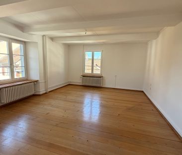 Charmante 4-Zimmer-Altbauwohnung mit Balkon am Albrechts-Platz in R... - Photo 1