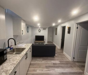 492 Downes Jackson Heights #Bsmt - Photo 2