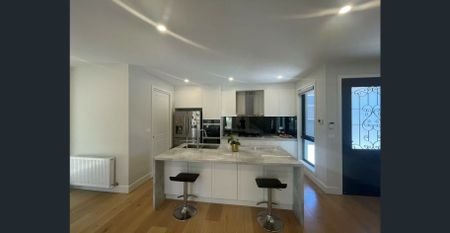 Well-presented family home - Photo 3