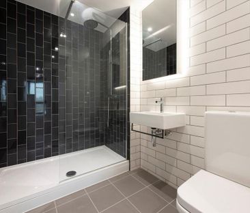 3 bedroom flat to rent - Photo 6