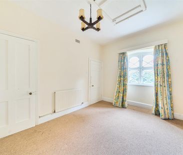 Buckshaw House, Holwell, Sherborne, DT9, Sherborne - Photo 3