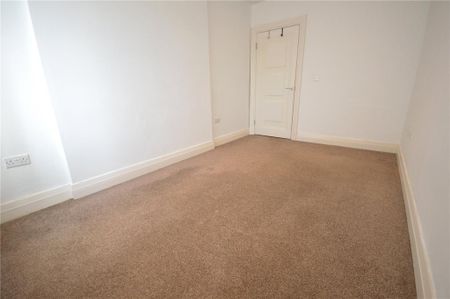 3 bedroom apartment to rent - Photo 2