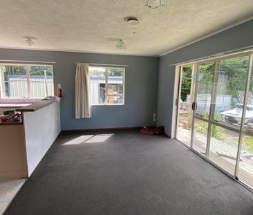 Easy Living - Photo 1