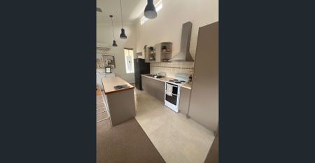 Low maintenance granny flat!!! - Photo 4