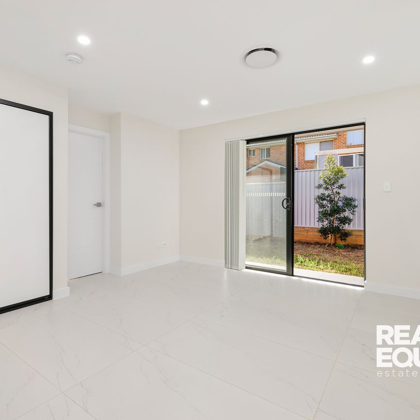 3/165 Epsom Road, Chipping Norton NSW 2170 - Townhouse For Rent | Domain - Photo 1