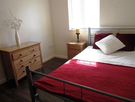 2 bedroom flat to rent - Photo 5