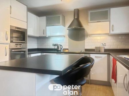 2 bedroom apartment to rent - Photo 4
