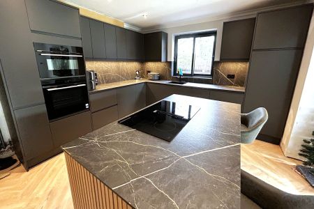 Caselden Close, Addlestone, Surrey, KT15 - Photo 5