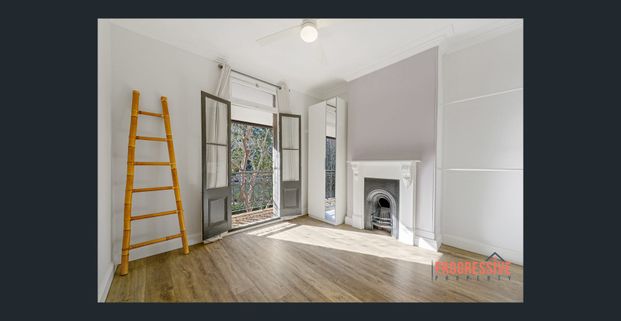 Modern 3 Bedroom House Opposite Central Park - Photo 1