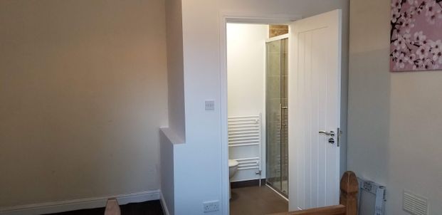 Room in a Shared House, Great Clowes Street, M7 - Photo 1