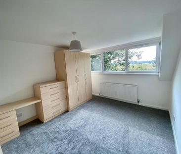 4 bedroom detached house to rent - Photo 2