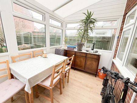 5 bedroom semi-detached house to rent - Photo 3