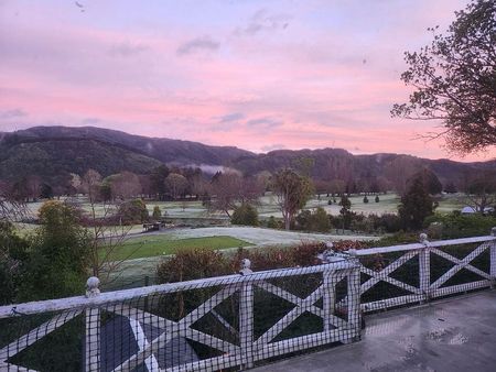 Family home by the Fairway - Photo 2