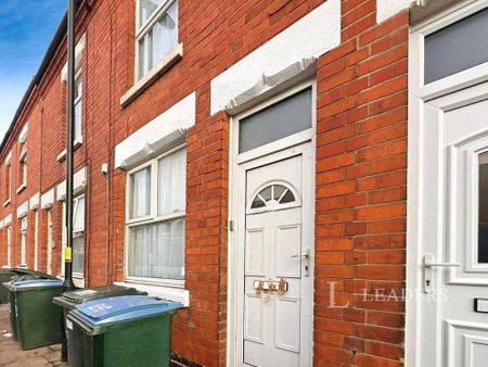 3 bedroom terraced house to rent - Photo 5