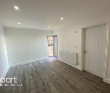 3 bedroom apartment to rent - Photo 2