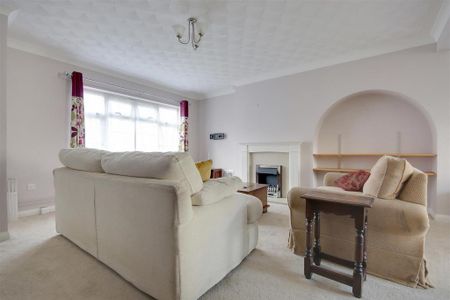 3 bedroom end of terrace house to rent - Photo 5